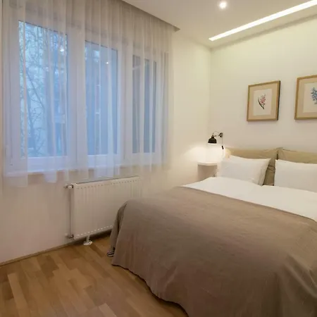 Beautiful 2 Bdr In The Inner Center Appartamento