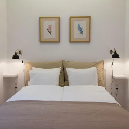 Beautiful 2 Bdr In The Inner Center Budapest