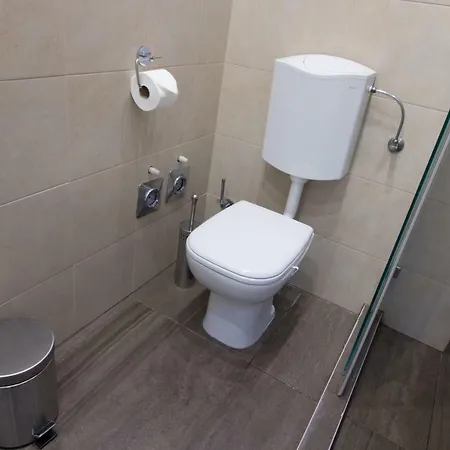 Beautiful 2 Bdr In The Inner Center Appartamento Budapest